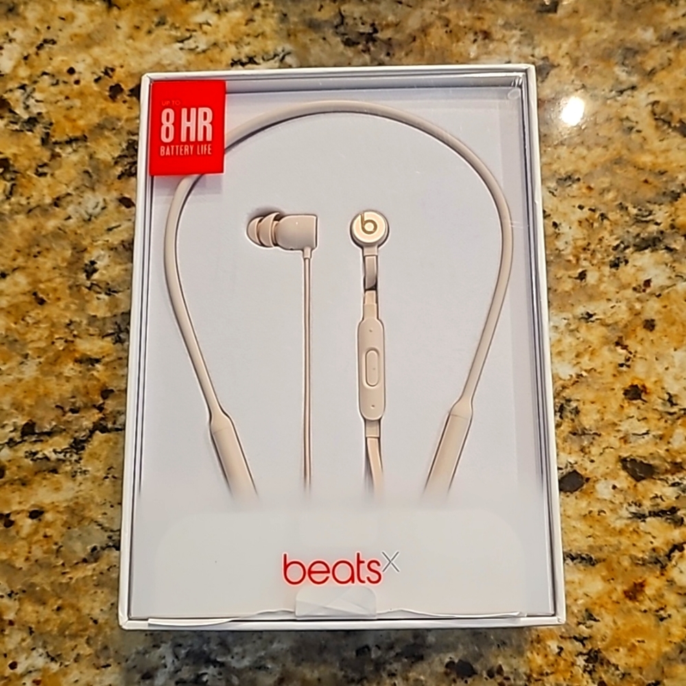 Beats Matte Gold Wireless Earphones with carrying case